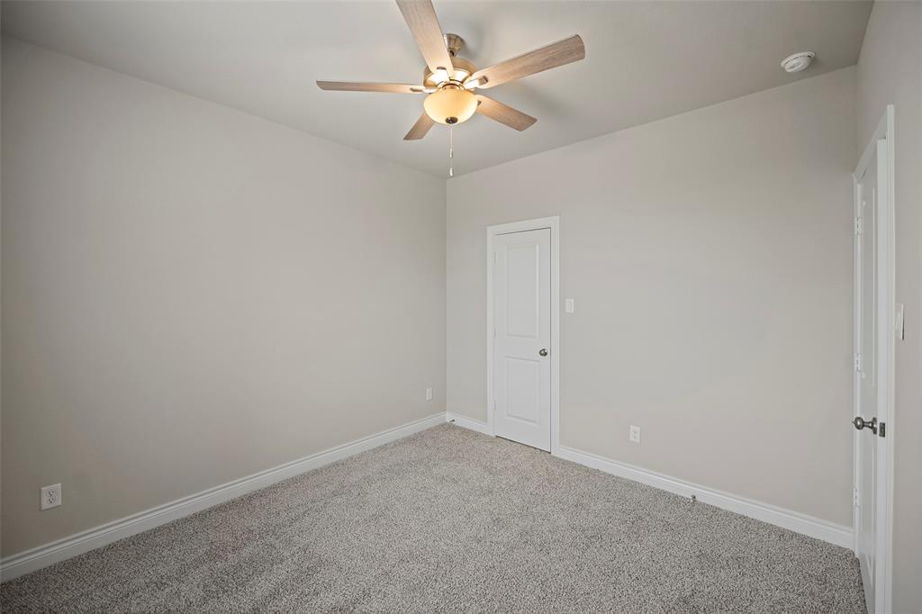 443 Hunters Crossing Drive, Sealy, Texas image 23