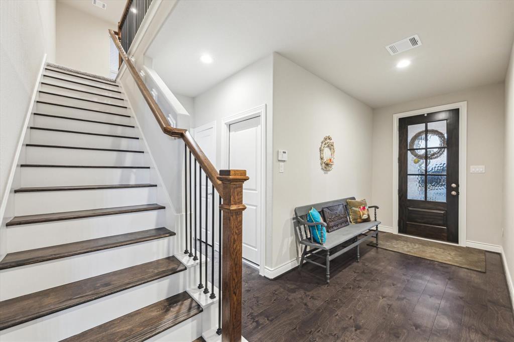 443 Hunters Crossing Drive, Sealy, Texas image 4