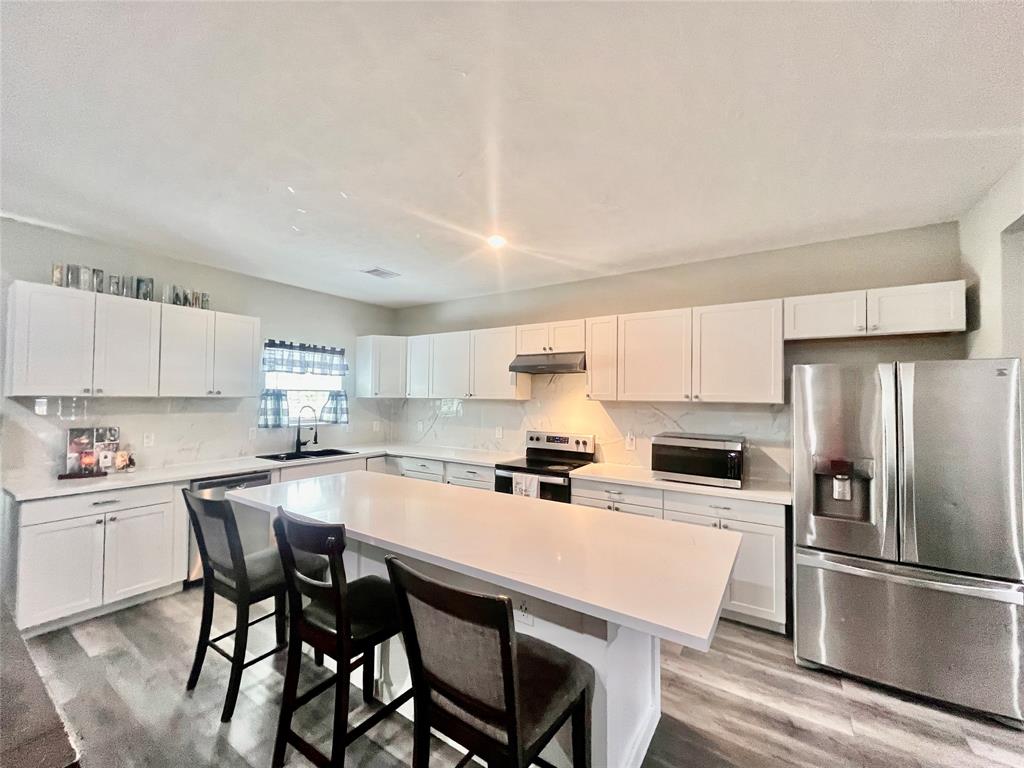 Photo 5 of 22 of 5220 Farmer Street townhome