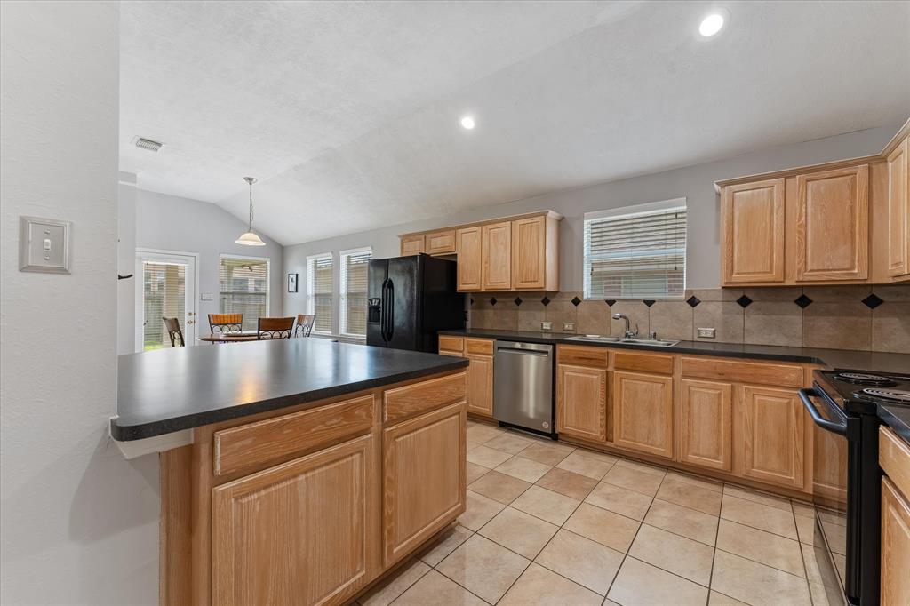 18903 Squirrel Oaks Drive, Magnolia, Texas image 16