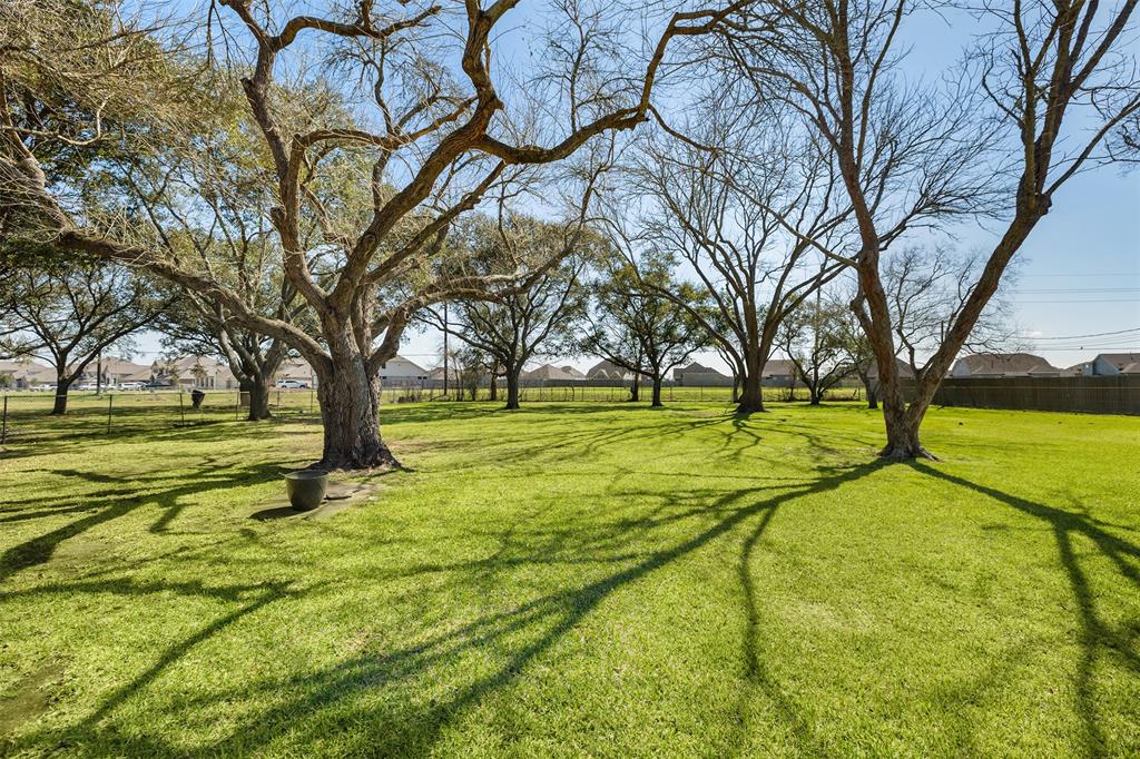 12110 Cherry Point Drive, Mont Belvieu, Texas image 23