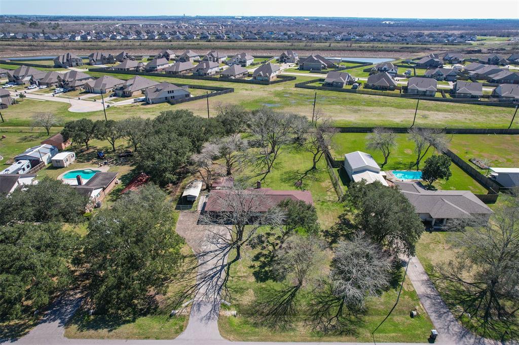 12110 Cherry Point Drive, Mont Belvieu, Texas image 33