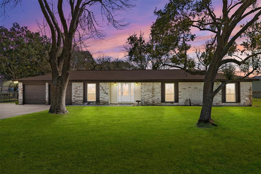 12110 Cherry Point Drive, Mont Belvieu, Texas image 1