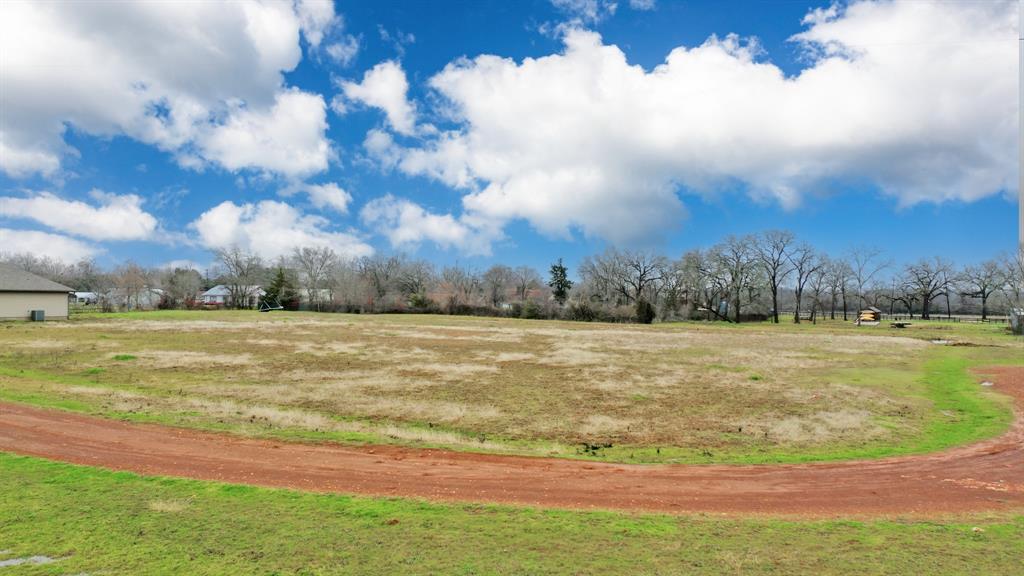 1207 Meadows Drive, Madisonville, Texas image 1