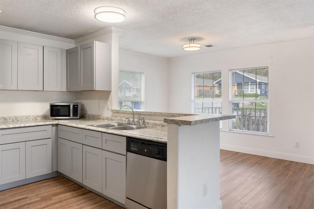 117 Varsity Drive, Huntsville, Texas image 17