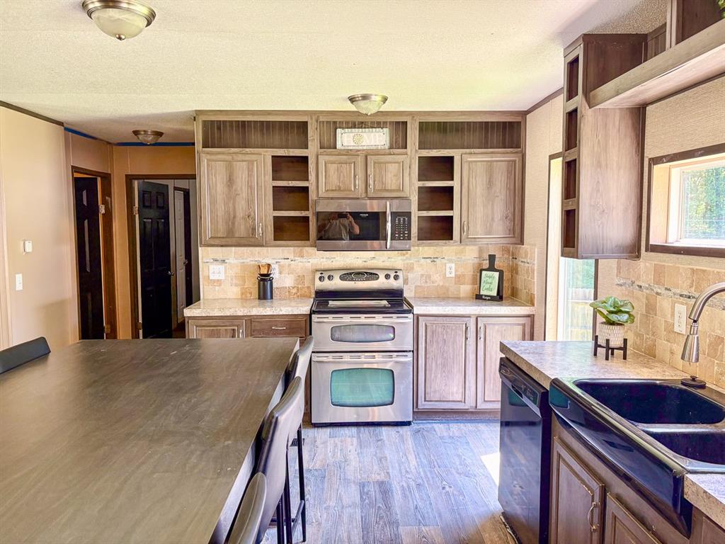 1227 Post Oak Circle Cir, Trinity, Texas image 4