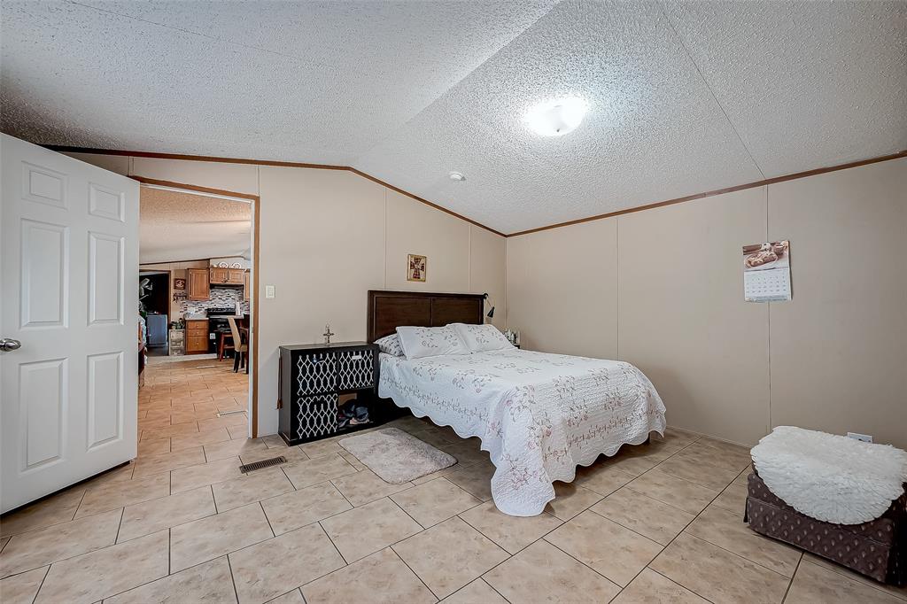 1305 County Road 3406, Cleveland, Texas image 23