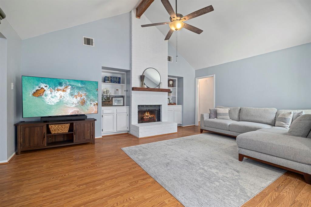 13 Leverwood Court