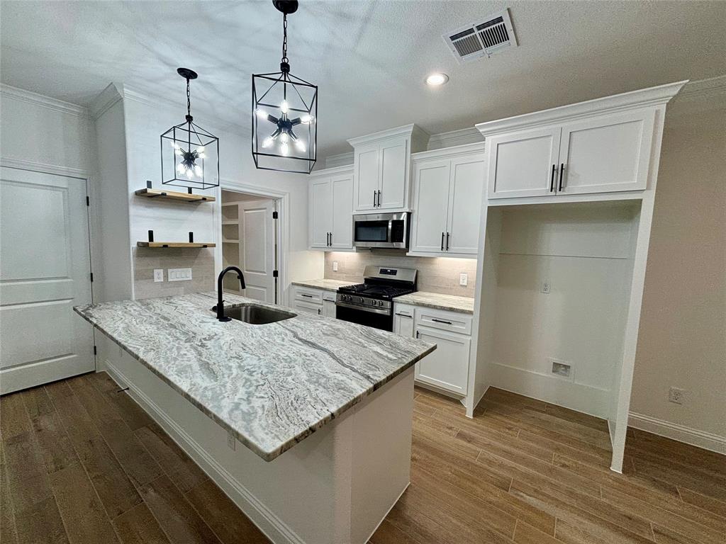 2735 Zachary Bend Lane, Katy, Texas image 9
