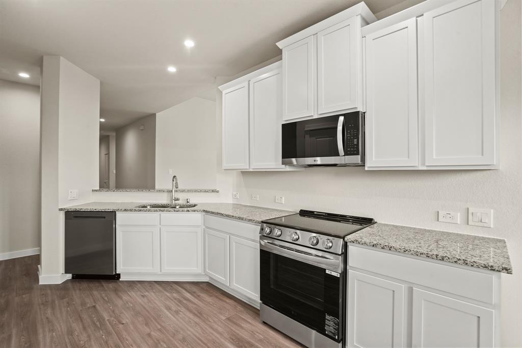 358 Shoreview Drive, Conroe, Texas image 3