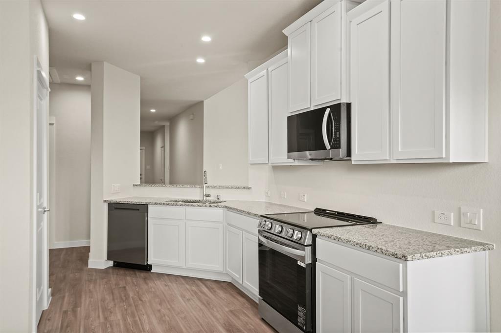 358 Shoreview Drive, Conroe, Texas image 2