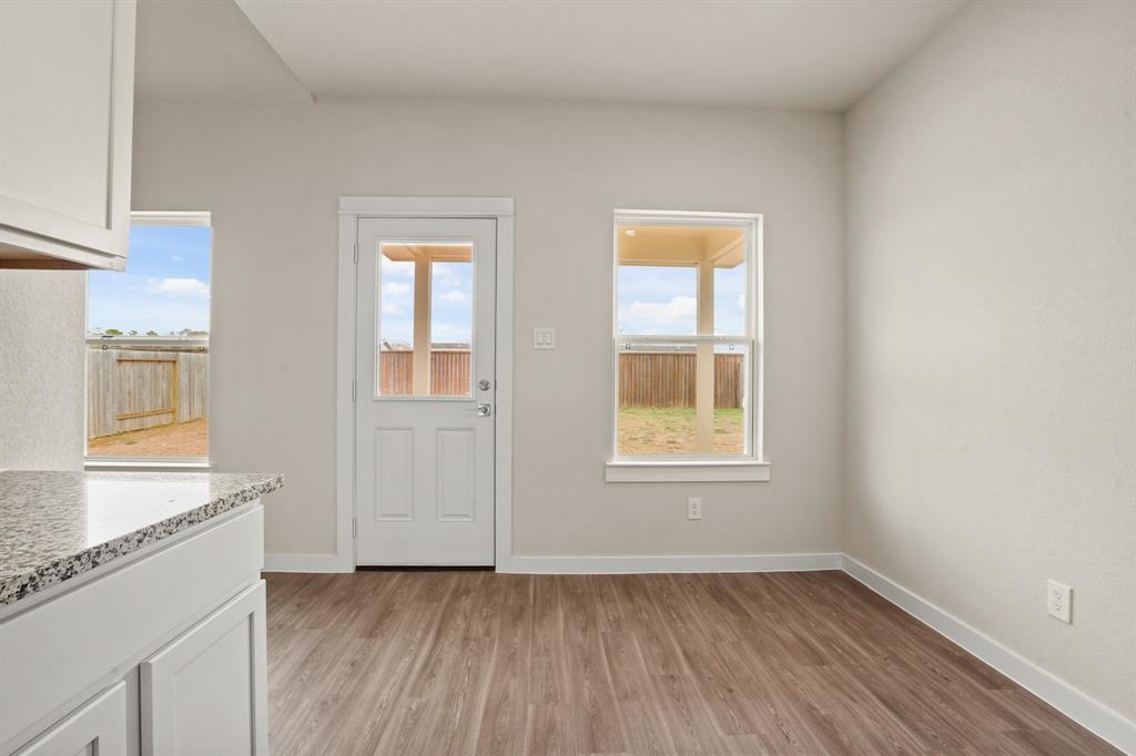 358 Shoreview Drive, Conroe, Texas image 9