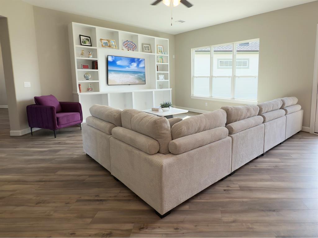 1214 Hidden Oaks Dr, Tomball, Texas image 3