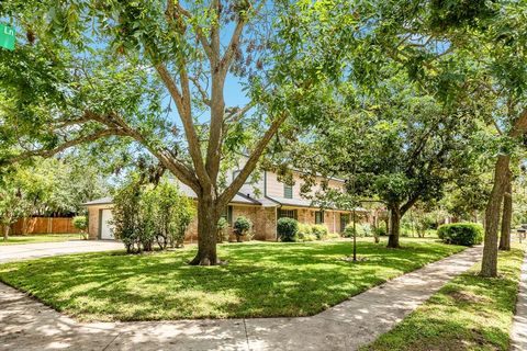 A home in Lake Jackson