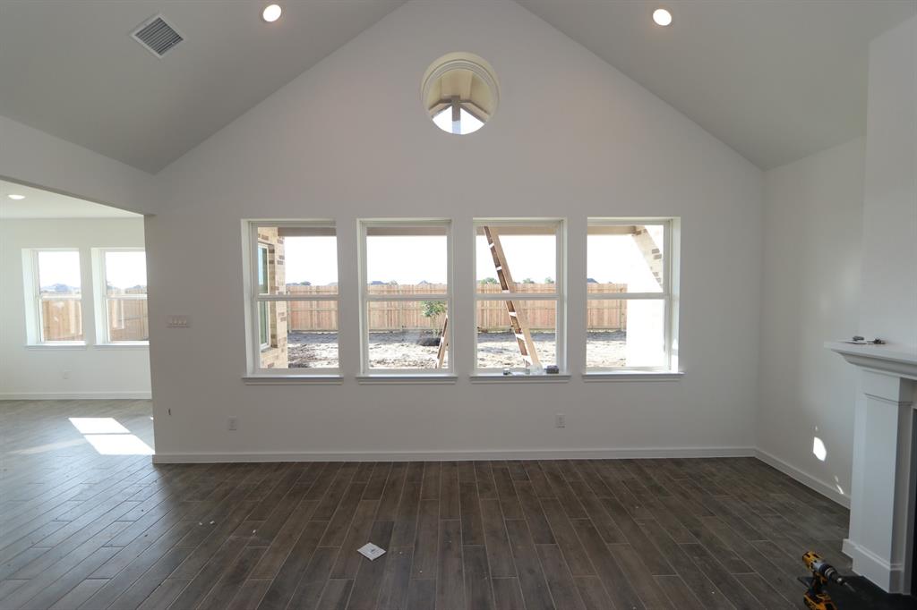 12622 Old Fashion Circle, Mont Belvieu, Texas image 5
