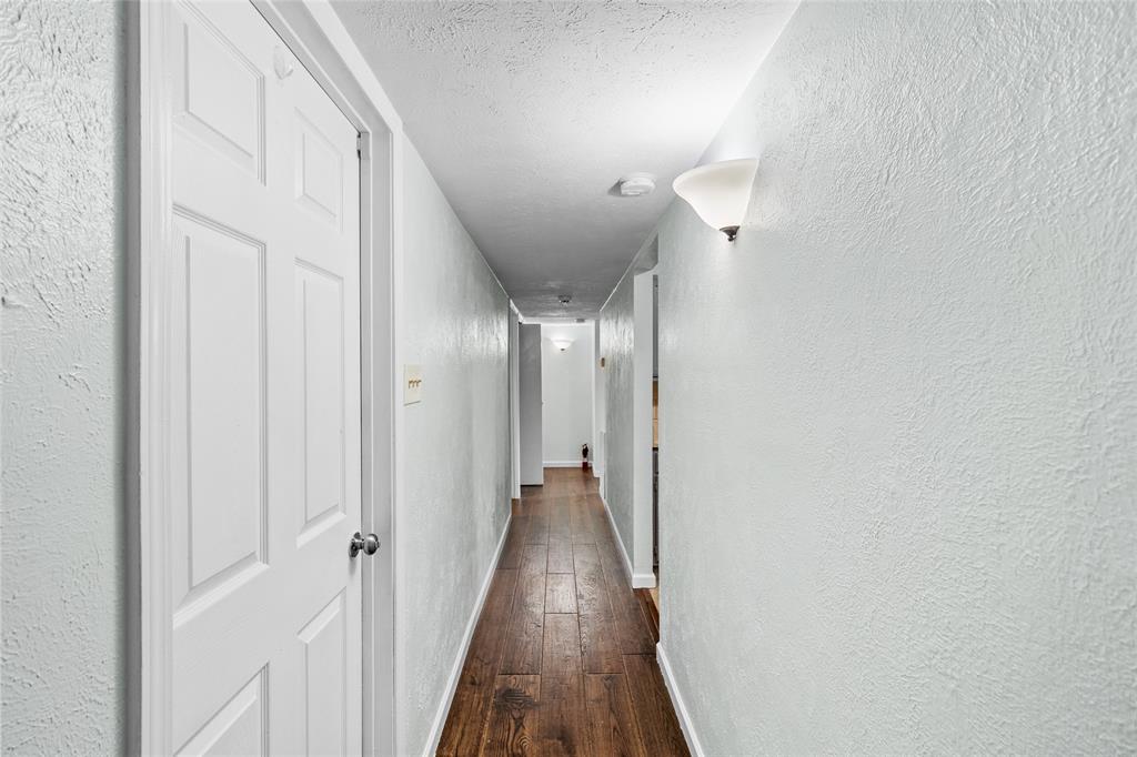 6447 W Fuqua Drive, Houston, Texas image 9