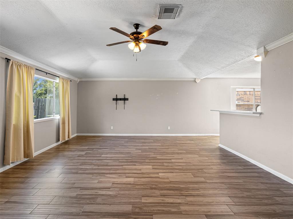 1726 Meadow Green Drive, Missouri City, Texas image 6