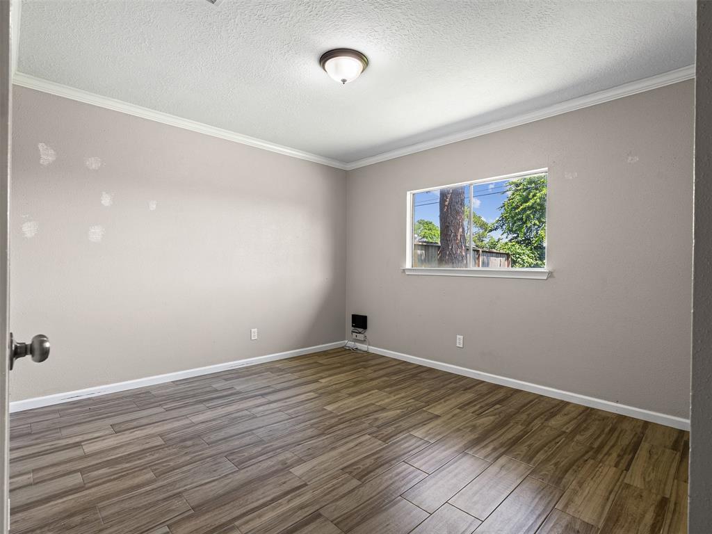 1726 Meadow Green Drive, Missouri City, Texas image 7