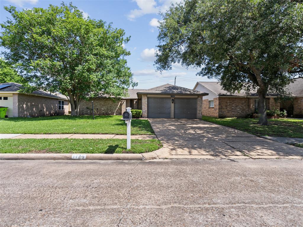 1726 Meadow Green Drive, Missouri City, Texas image 1