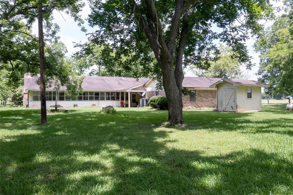 2640 County Road 107 Rd, Boling, Texas image 34