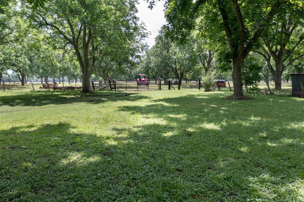 2640 County Road 107 Rd, Boling, Texas image 35