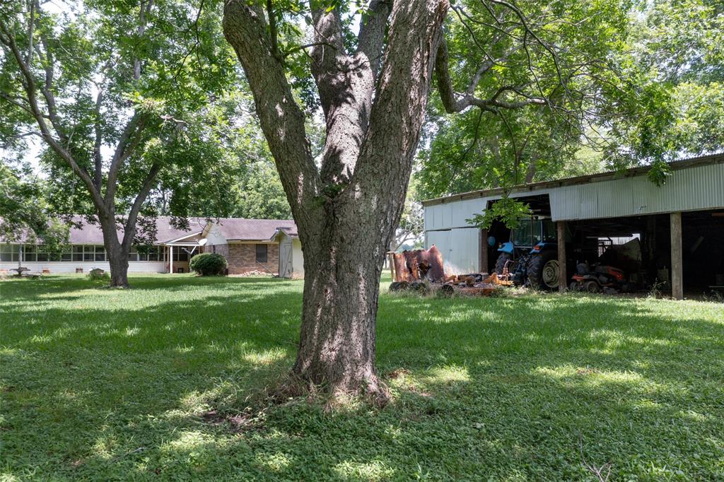 2640 County Road 107 Rd, Boling, Texas image 33