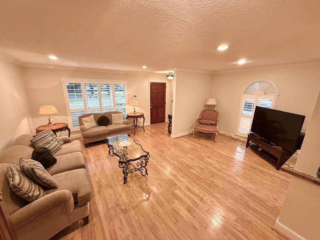 12975 Trail Hollow Drive Drive, Houston, Texas image 1