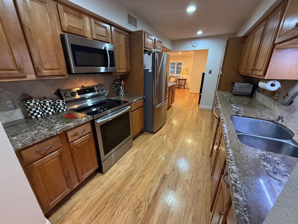 12975 Trail Hollow Drive Drive, Houston, Texas image 4