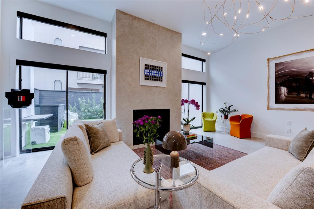 Houston, Texas 77007, United States, 3 Bedrooms Bedrooms, ,3 BathroomsBathrooms,Residential,Pending,114912