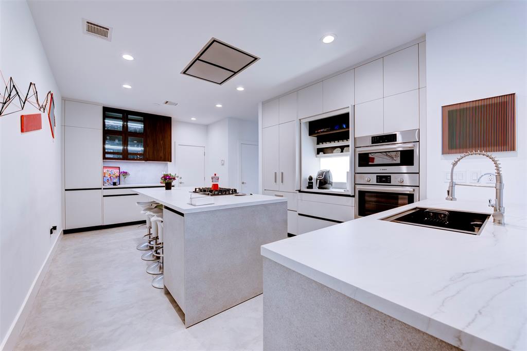 Houston, Texas 77007, United States, 3 Bedrooms Bedrooms, ,3 BathroomsBathrooms,Residential,Pending,114912