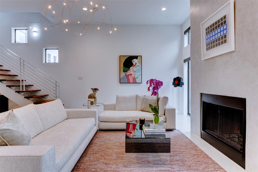 Houston, Texas 77007, United States, 3 Bedrooms Bedrooms, ,3 BathroomsBathrooms,Residential,Pending,114912