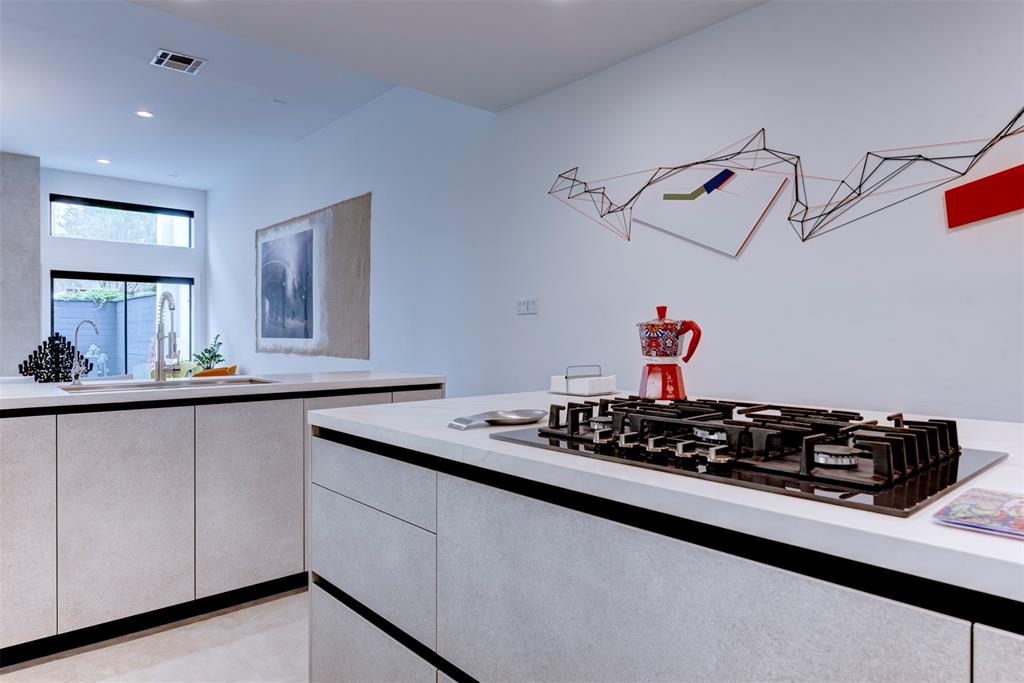 Houston, Texas 77007, United States, 3 Bedrooms Bedrooms, ,3 BathroomsBathrooms,Residential,Pending,114912