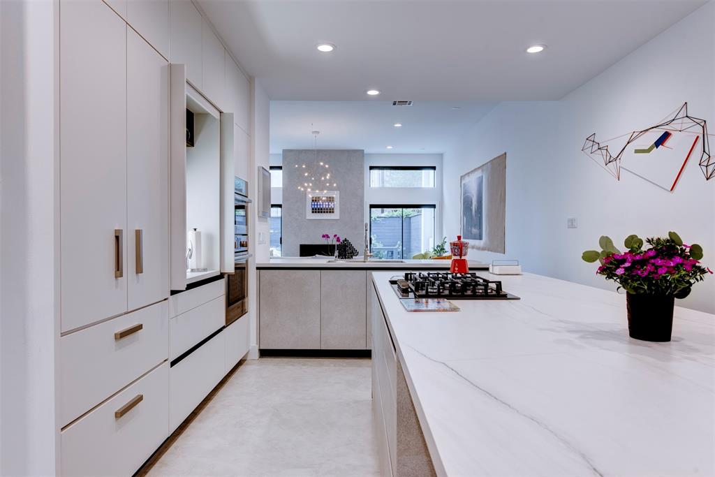 Houston, Texas 77007, United States, 3 Bedrooms Bedrooms, ,3 BathroomsBathrooms,Residential,Pending,114912