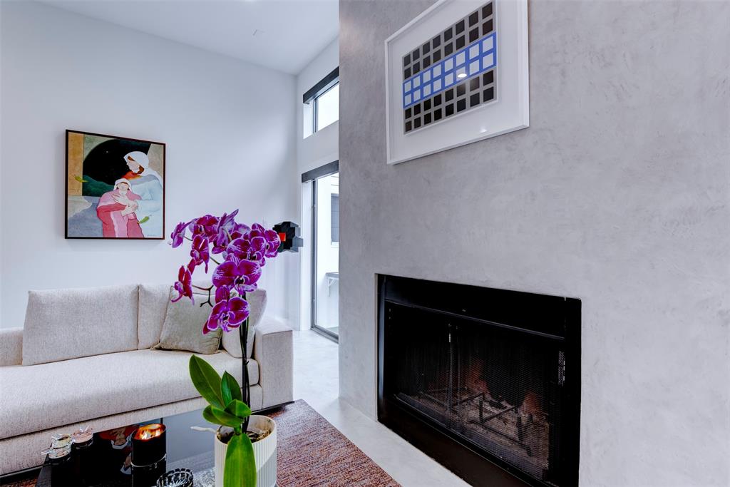 Houston, Texas 77007, United States, 3 Bedrooms Bedrooms, ,3 BathroomsBathrooms,Residential,Pending,114912