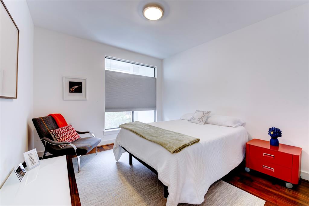 Houston, Texas 77007, United States, 3 Bedrooms Bedrooms, ,3 BathroomsBathrooms,Residential,Pending,114912