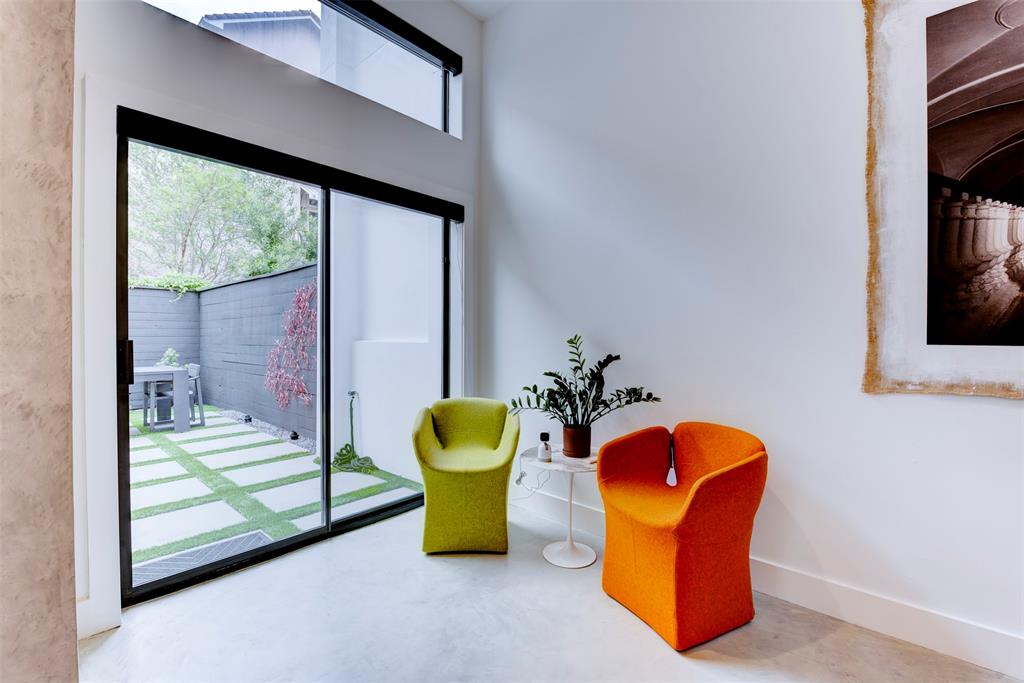 Houston, Texas 77007, United States, 3 Bedrooms Bedrooms, ,3 BathroomsBathrooms,Residential,Pending,114912