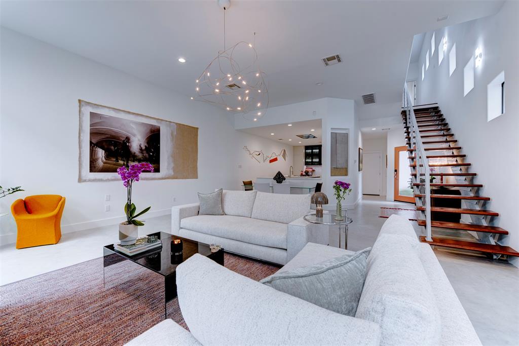 Houston, Texas 77007, United States, 3 Bedrooms Bedrooms, ,3 BathroomsBathrooms,Residential,Pending,114912