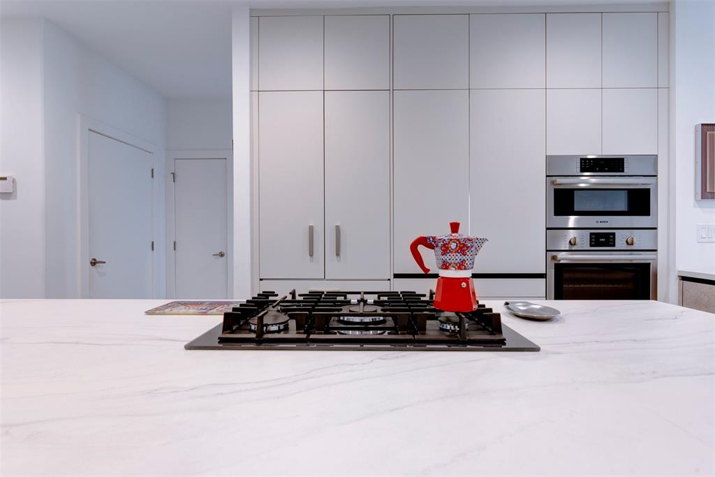 Houston, Texas 77007, United States, 3 Bedrooms Bedrooms, ,3 BathroomsBathrooms,Residential,Pending,114912