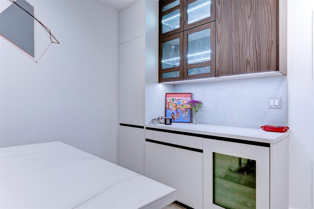 Houston, Texas 77007, United States, 3 Bedrooms Bedrooms, ,3 BathroomsBathrooms,Residential,Pending,114912