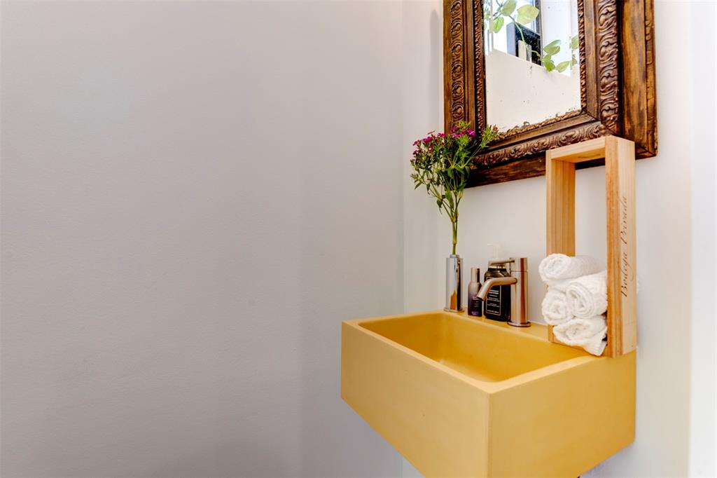 Houston, Texas 77007, United States, 3 Bedrooms Bedrooms, ,3 BathroomsBathrooms,Residential,Pending,114912