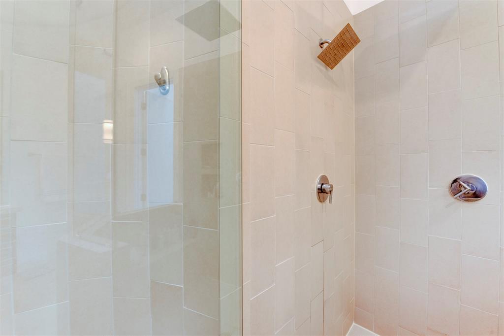 Houston, Texas 77007, United States, 3 Bedrooms Bedrooms, ,3 BathroomsBathrooms,Residential,Pending,114912