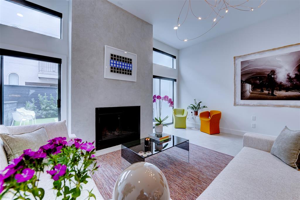 Houston, Texas 77007, United States, 3 Bedrooms Bedrooms, ,3 BathroomsBathrooms,Residential,Pending,114912