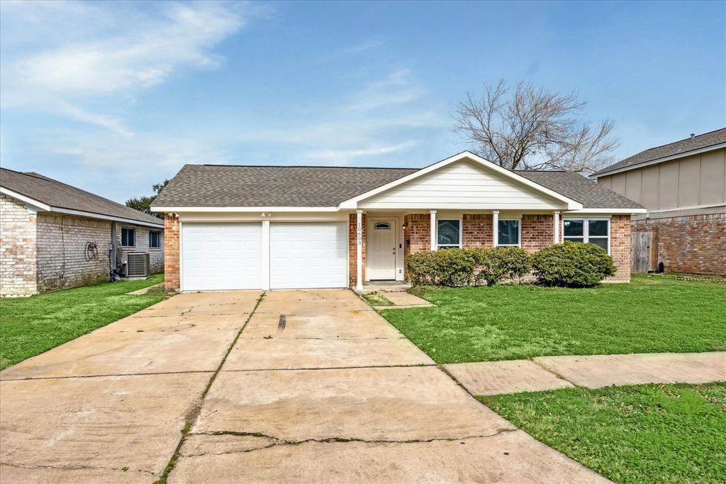 10603 Kirkshire Drive, Houston, Texas image 2
