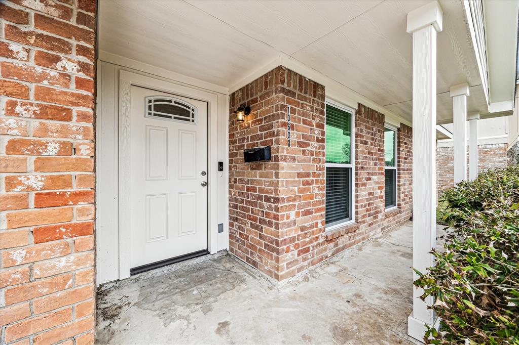 10603 Kirkshire Drive, Houston, Texas image 3