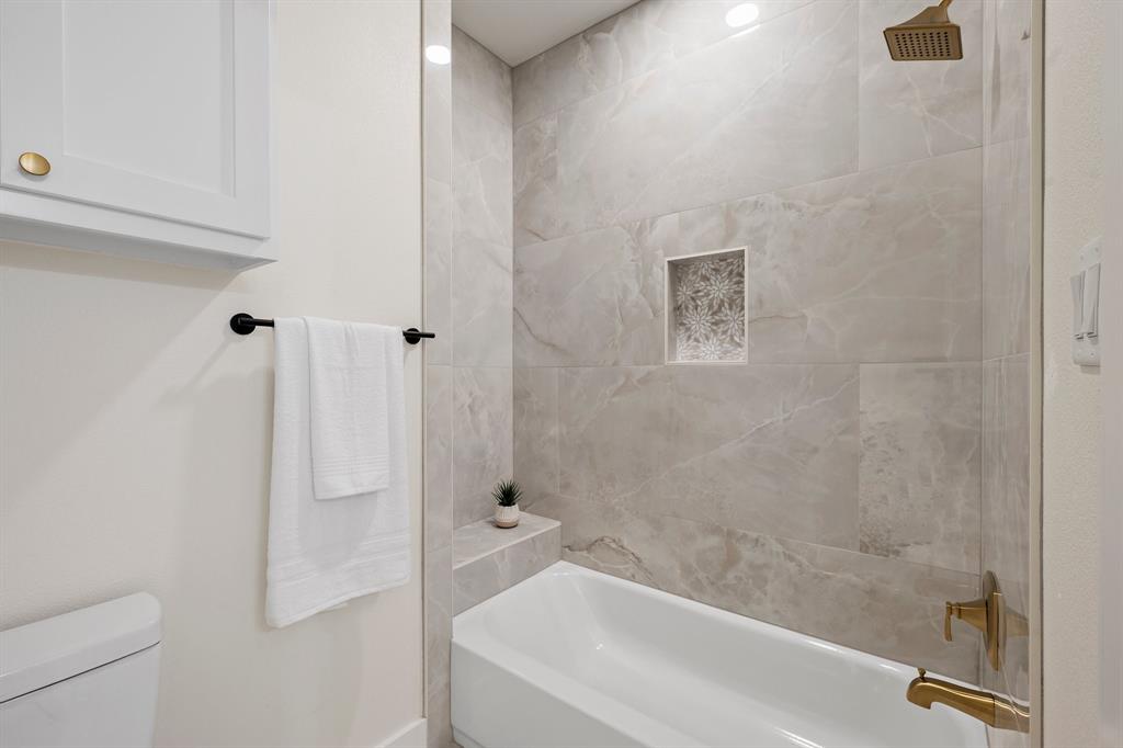 4221 Skylar Drive, College Station, Texas image 38