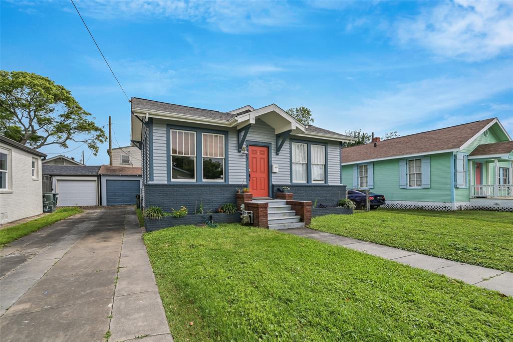 4307 Avenue Q 1/2