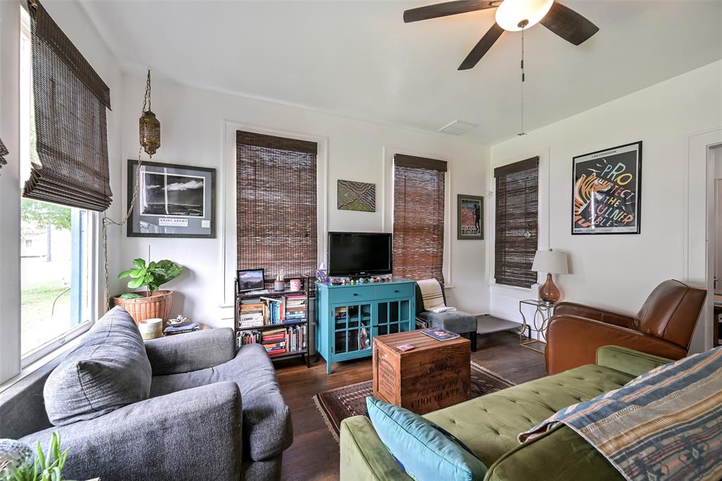 4307 Avenue Q 1/2