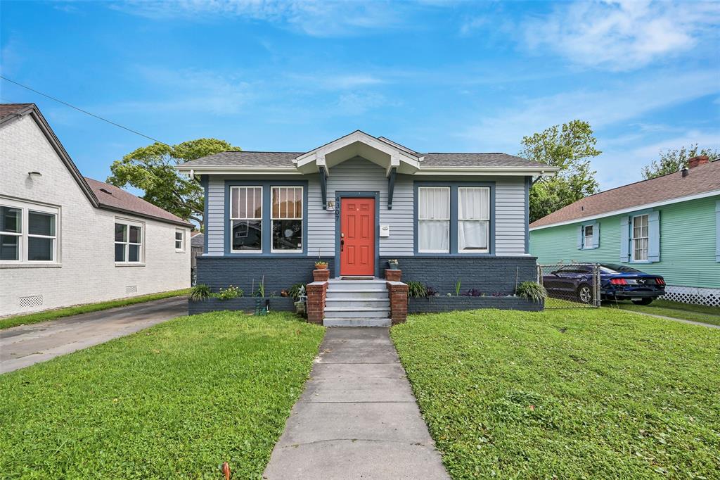 4307 Avenue Q 1/2, Galveston, Texas image 1