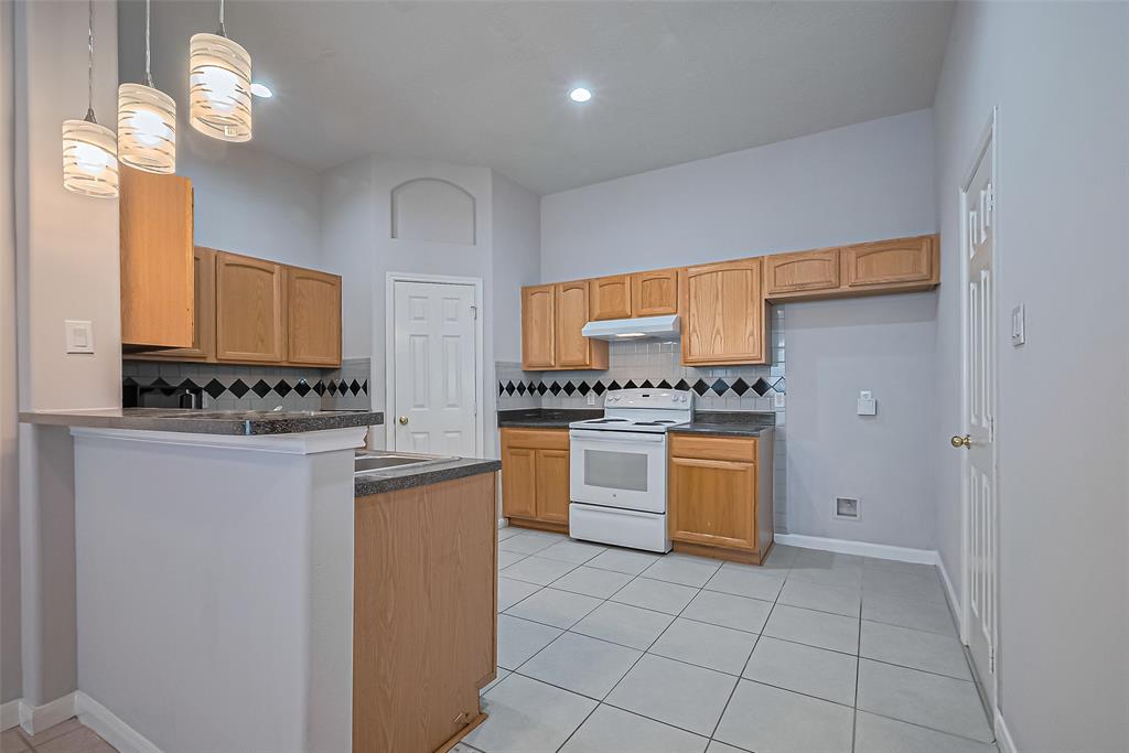 2710 Grants Lake Boulevard #L8, Sugar Land, Texas image 13