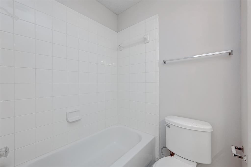 2710 Grants Lake Boulevard #L8, Sugar Land, Texas image 16